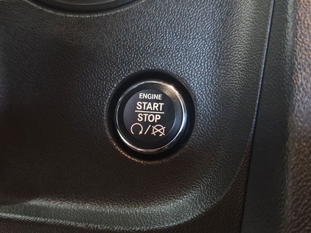 Used 2010 Dodge Challenger R/T RWD image 18