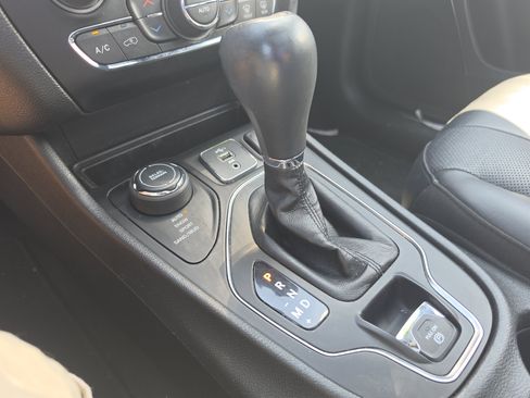 Used 2019 Jeep Cherokee High Altitude AWD/4WD image 23