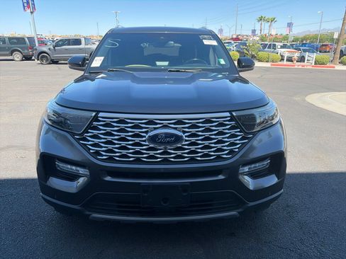 Used 2020 Ford Explorer Platinum w/ Premium Technology Package AWD/4WD image 8