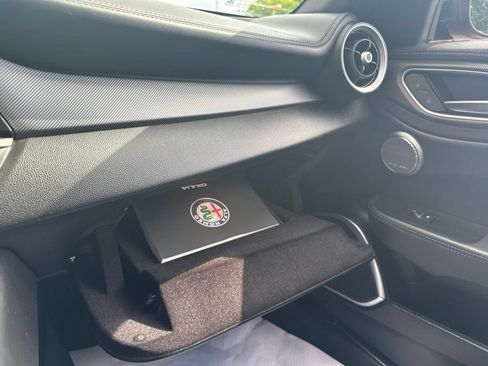 Used 2023 Alfa Romeo Giulia Veloce AWD/4WD image 44