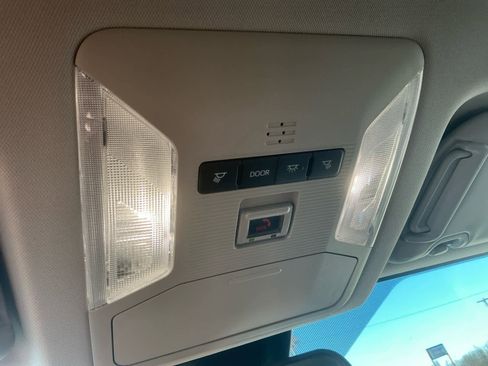 Used 2025 Toyota RAV4 XLE image 22