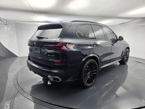 Used 2024 BMW X5 sDrive40i w/ M Sport Package RWD image 4