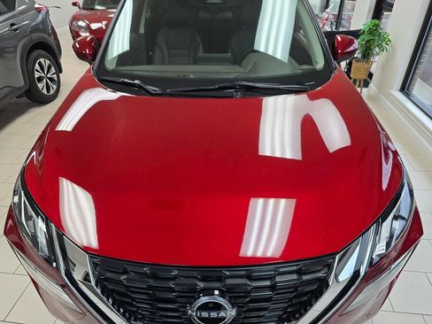 Used 2023 Nissan Rogue SV w/ SV Premium B Package image 4