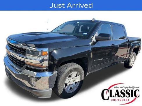 Used 2018 Chevrolet Silverado 1500 LT w/ All Star Edition image 5