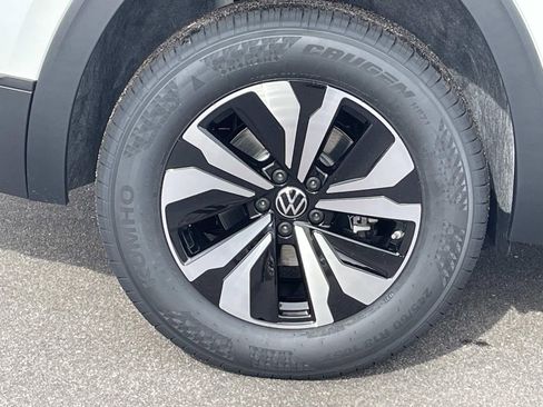 New 2026 Volkswagen Atlas SE FWD image 9