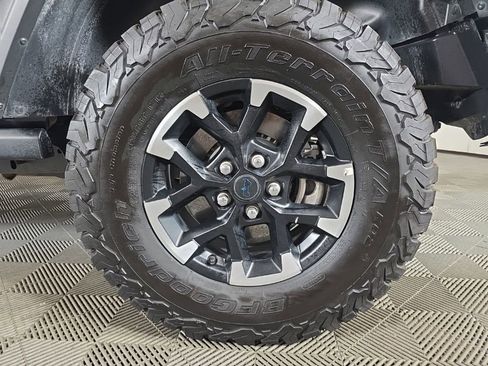 Used 2025 Jeep Wrangler Unlimited Rubicon 4xe w/ Convenience Group AWD/4WD image 13