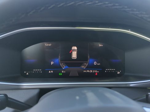 New 2026 Volkswagen Taos SE image 10