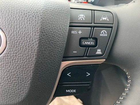 New 2025 Toyota Crown Signia image 24