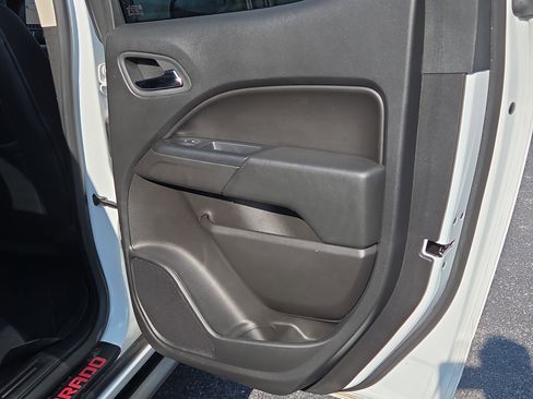 Used 2019 Chevrolet Colorado ZR2 w/ ZR2 Dusk Special Edition AWD/4WD image 19