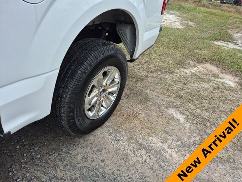 Used 2019 Ford F150 XLT w/ Trailer Tow Package image 11