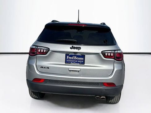 Used 2022 Jeep Compass Latitude w/ Convenience Group AWD/4WD image 9