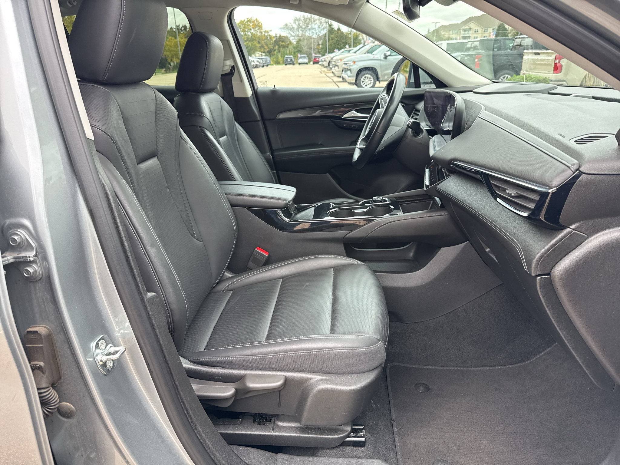 Used 2024 Buick Envision Preferred AWD/4WD image 39