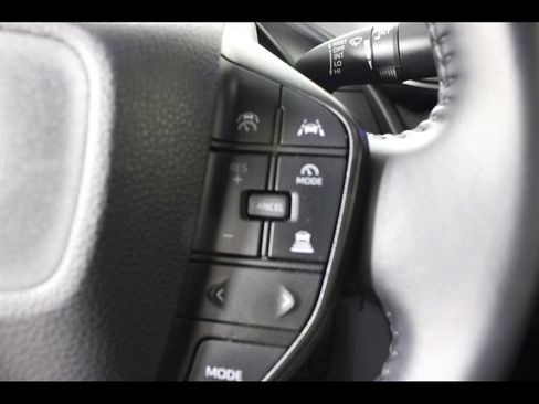 Used 2025 Toyota Prius LE FWD image 20