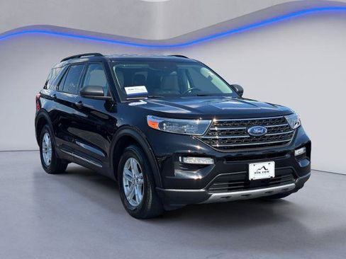 Certified 2023 Ford Explorer XLT w/ Equipment Group 202A AWD/4WD image 5