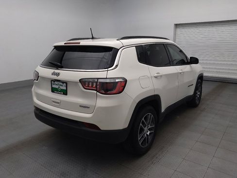 Used 2019 Jeep Compass Latitude w/ Popular Equipment Group FWD image 9