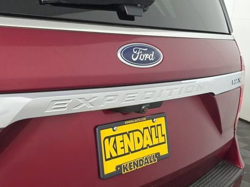 Used 2018 Ford Expedition Max XLT w/ Equipment Group 202A AWD/4WD image 11