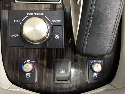 Used 2017 Lexus LS 460 image 28