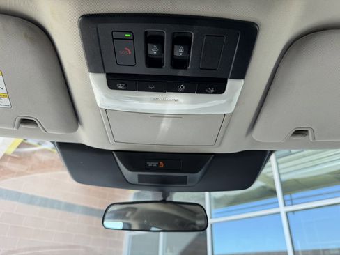 Used 2025 Nissan Pathfinder SV w/ SV Premium Package FWD image 26