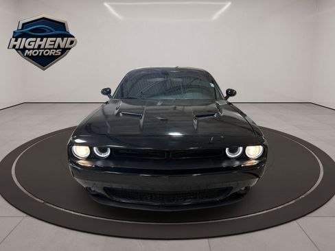 Used 2021 Dodge Challenger SXT w/ Blacktop Package image 10