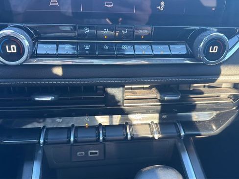 Used 2024 Chevrolet Colorado LT w/ LT Convenience Package image 26