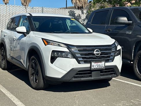 Certified 2024 Nissan Rogue SV image 2