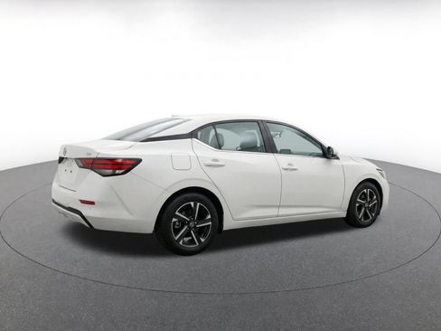 Used 2025 Nissan Sentra SV FWD image 11