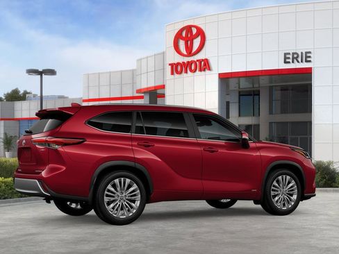 New 2026 Toyota Highlander Platinum image 13