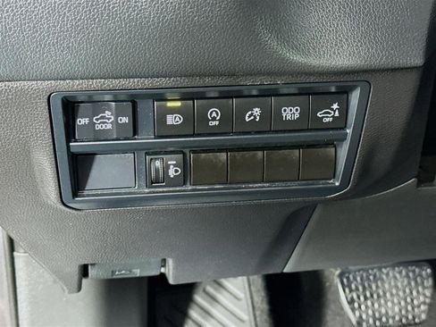 Used 2025 Toyota Tundra Limited image 11