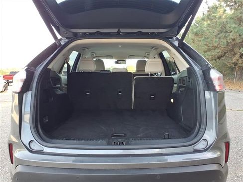 Used 2022 Ford Edge Titanium image 8