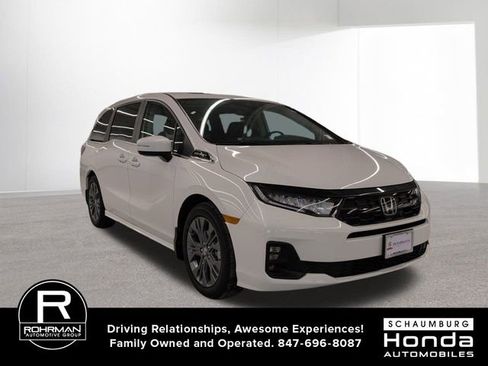 New 2026 Honda Odyssey Touring image 3