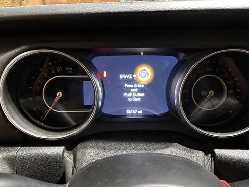 Used 2018 Jeep Wrangler Unlimited Sahara AWD/4WD image 2