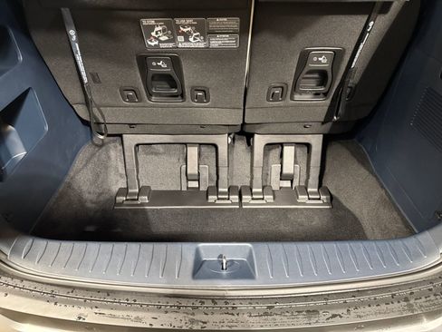 New 2026 Kia Carnival EX FWD image 28