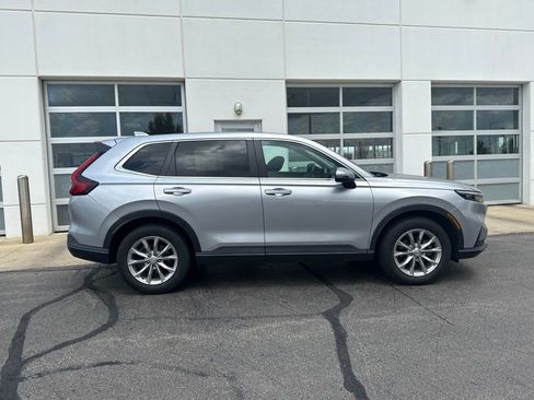 Used 2023 Honda CR-V EX image 3
