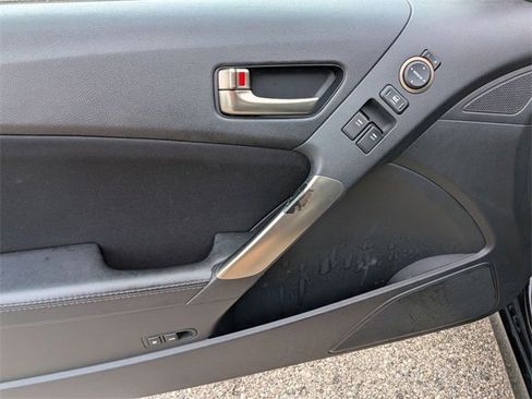 Used 2016 Hyundai Genesis 3.8 image 13