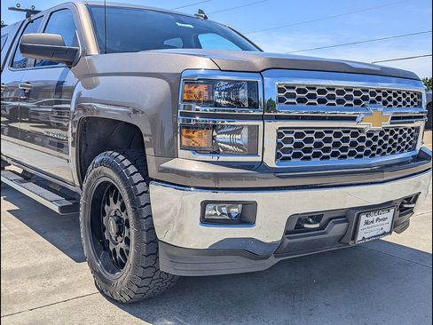 Used 2015 Chevrolet Silverado 1500 LT w/ LT Convenience Package AWD/4WD image 12