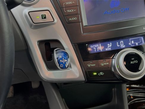 Used 2013 Toyota Prius V Five image 24