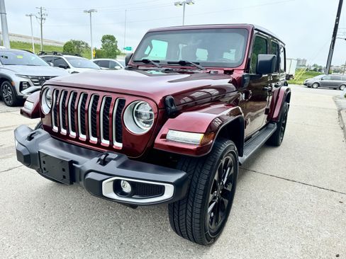 Used 2021 Jeep Wrangler Unlimited Sahara w/ Cold Weather Group AWD/4WD image 5
