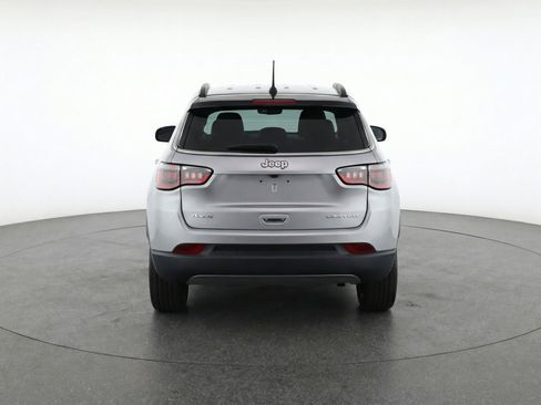 Used 2025 Jeep Compass Limited AWD/4WD image 7