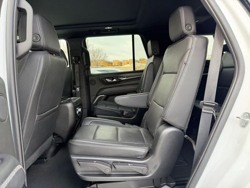 Used 2023 GMC Yukon Denali image 15