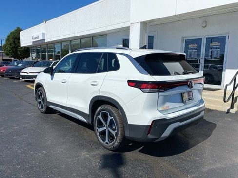 New 2025 Volkswagen Tiguan SE image 11