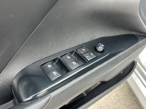 Used 2019 Toyota Camry LE FWD image 20