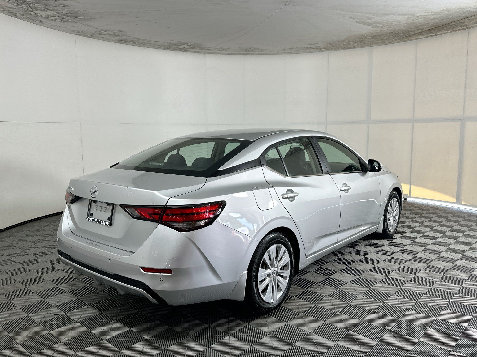 Used 2023 Nissan Sentra S FWD image 3