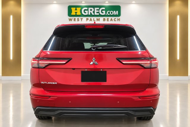 Used 2026 Mitsubishi Outlander ES FWD image 8