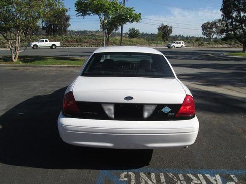 Used 2010 Ford Crown Victoria w/ CNG Package image 5