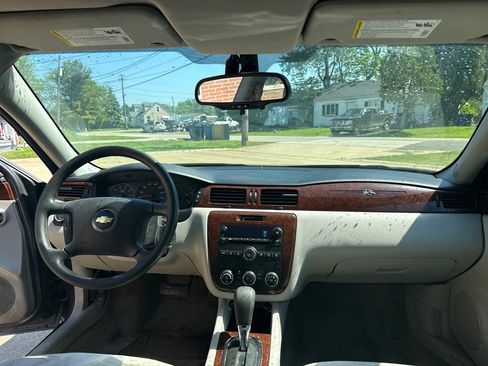 Used 2011 Chevrolet Impala LS FWD image 9