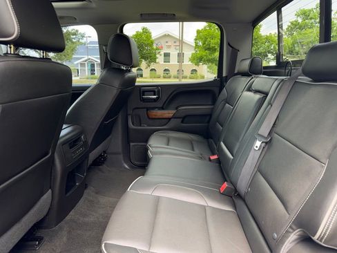 Used 2017 Chevrolet Silverado 1500 High Country AWD/4WD image 29