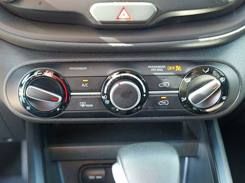 Certified 2024 Kia Soul LX w/ Option Group 015 image 17