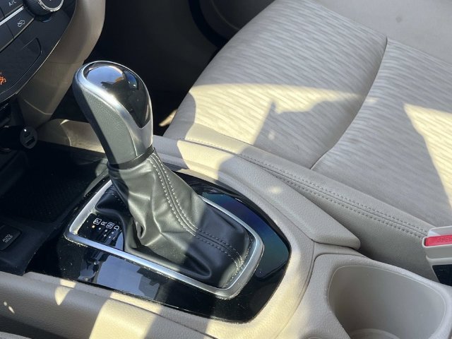 Used 2020 Nissan Rogue SV w/ Premium Package FWD image 34