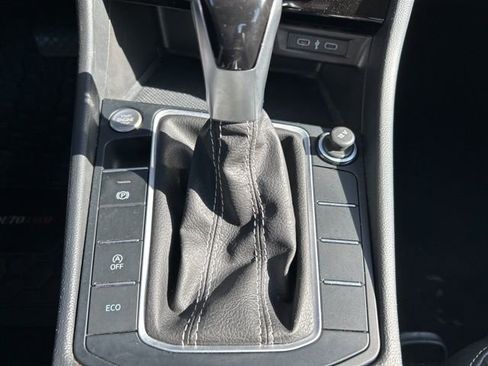 Used 2024 Volkswagen Jetta SE image 28