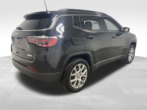 Used 2022 Jeep Compass Latitude image 4